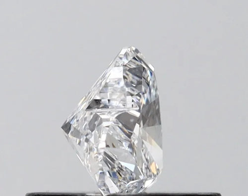 0.51ct Heart Lab Grown Diamond (Colour D, Clarity VVS2, IGI Certified)